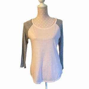 American Eagle Large 3/4 sleeve shirt